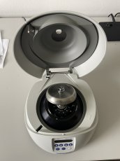 Eppendorf centrifuga Minispin plus with standard rotor warranty 6 months