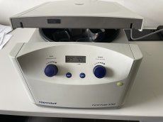 Eppendorf centrifuge CFG 5702 including rotor A-4-38